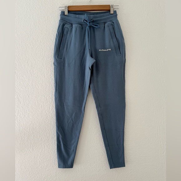 Alphalete Women's Essential Core Joggers Size  XS Denim Blue - NEW Cotton Blend - Picture 1 of 9